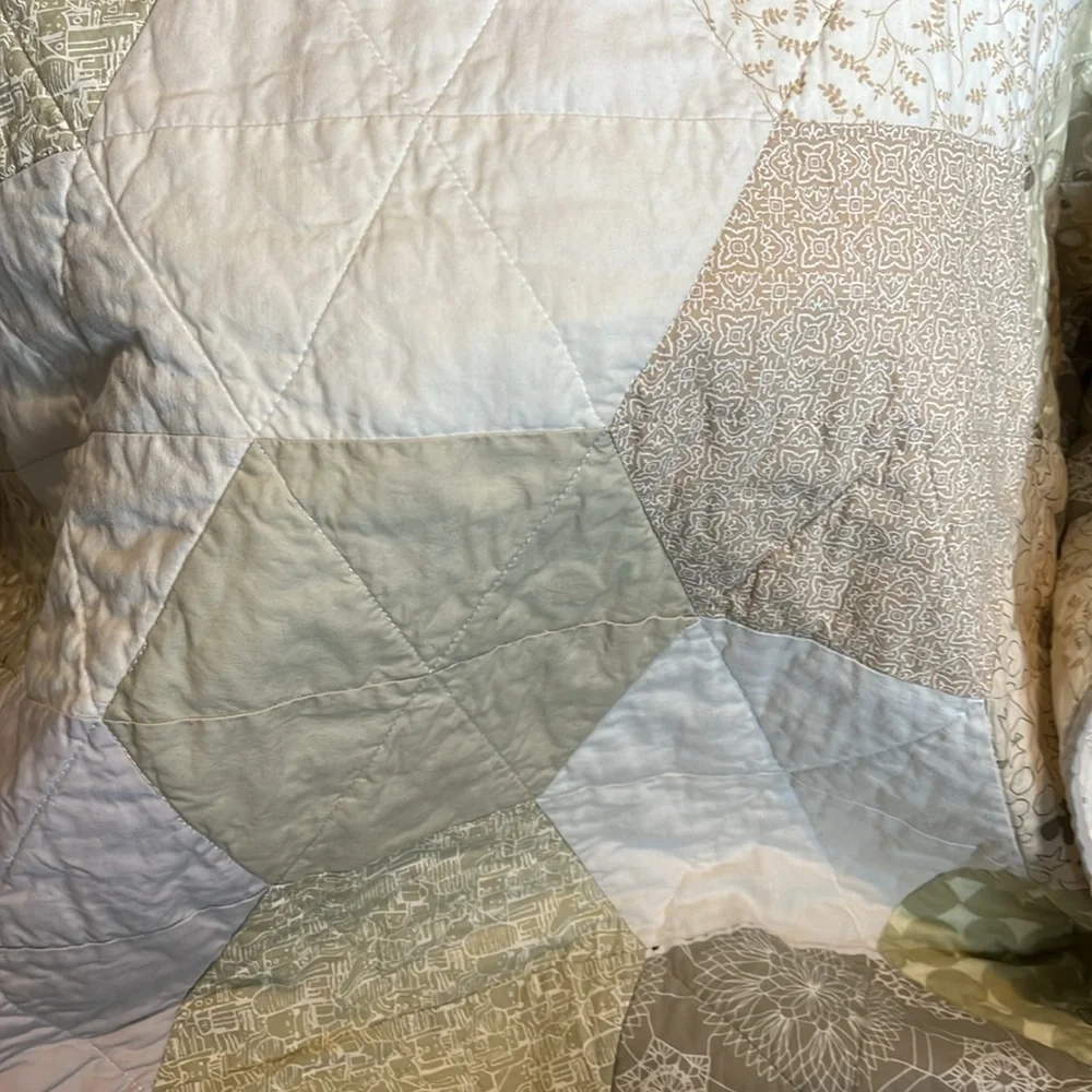 NWT Handmade hexagon neutrals throw quilt